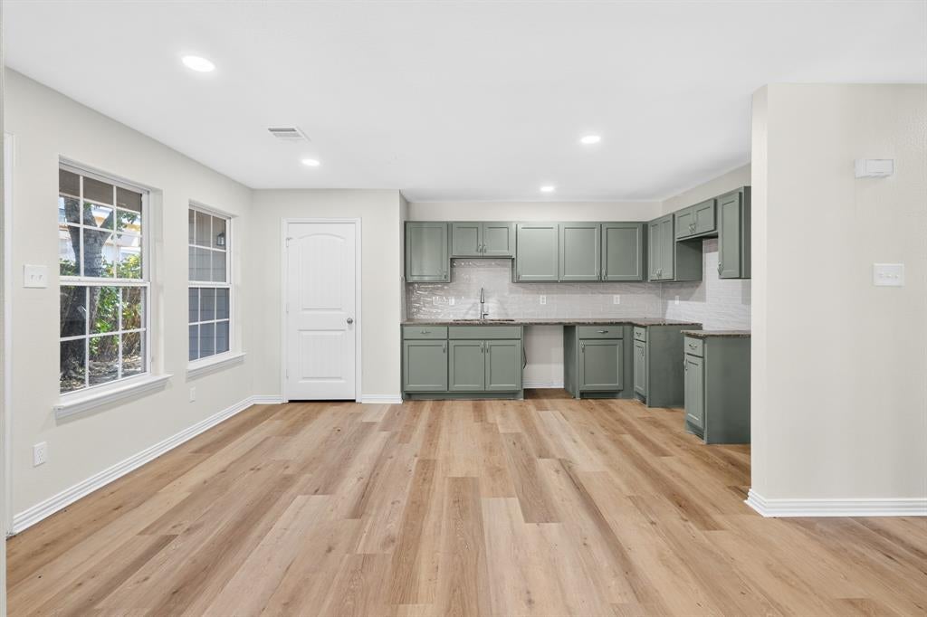 4920 S Peachtree Rd, Balch Springs, TX 75180 photo