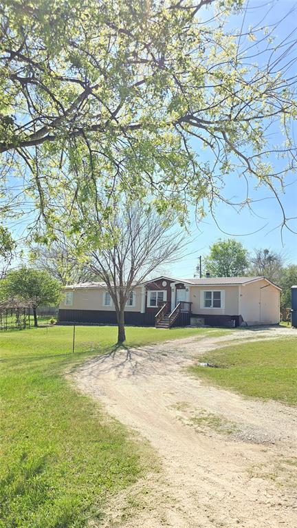 119 Enchanted Lake Dr, Azle, TX 76020