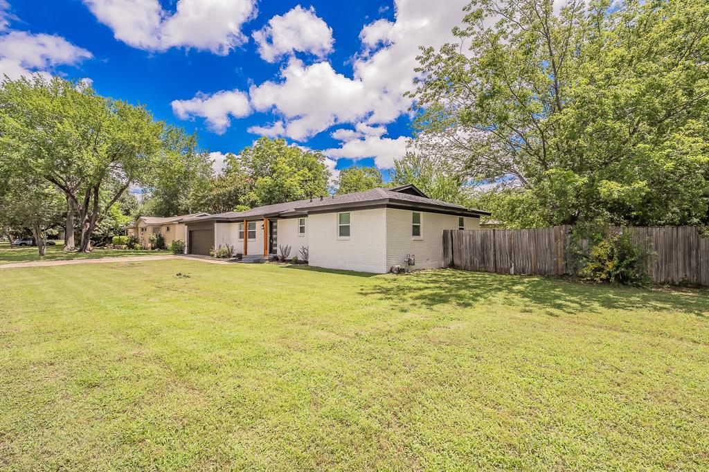 828 Glenda Dr, Bedford, TX 76022 photo