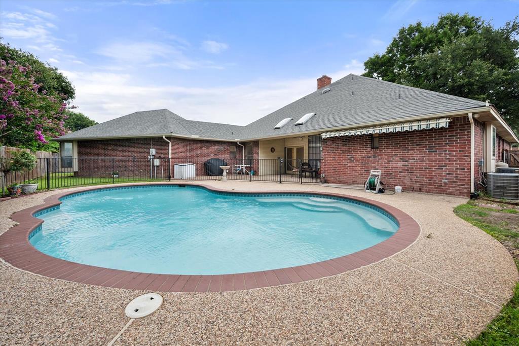 2105 Sleepy Hollow Dr, Arlington, TX 76006 photo