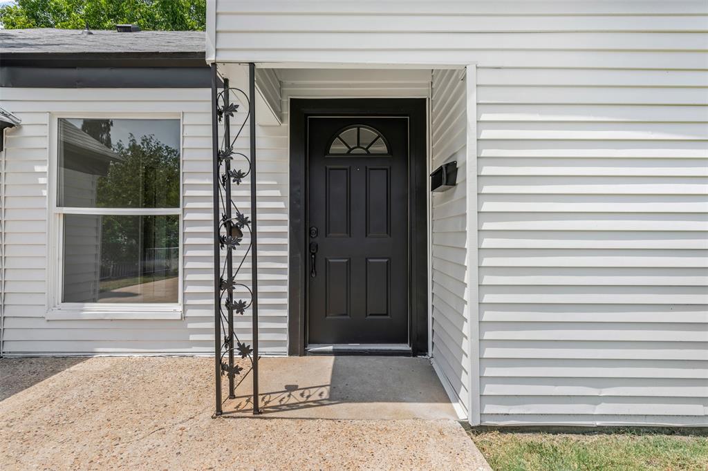 2327 Brookfield Ave, Dallas, TX 75235 photo