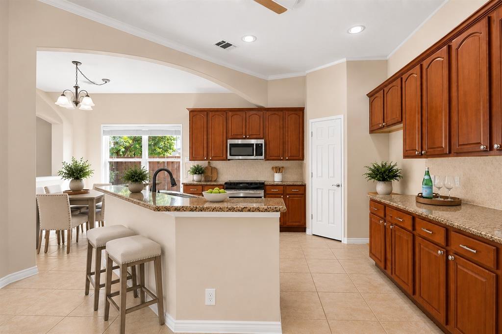 15469 Landing Creek Ln, Fort Worth, TX 76262 photo