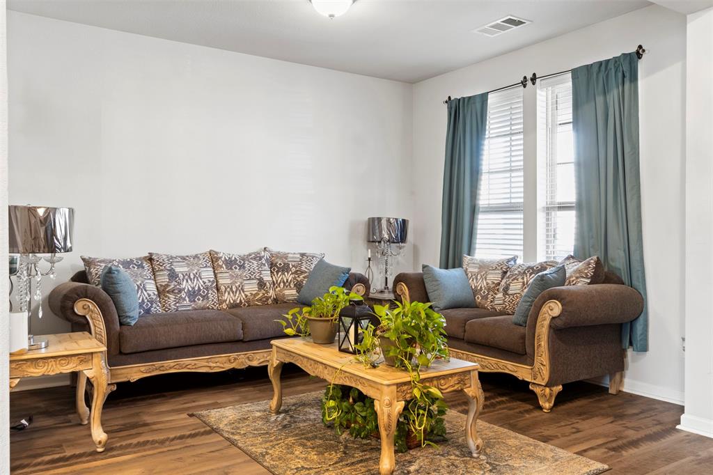 1908 Augustus Dr, Fort Worth, TX 76120 photo