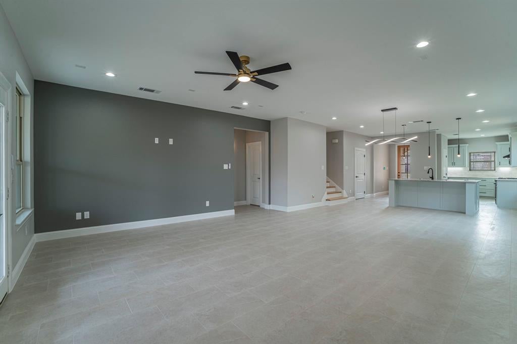 8319 Deep Green Dr, Dallas, TX 75249 photo