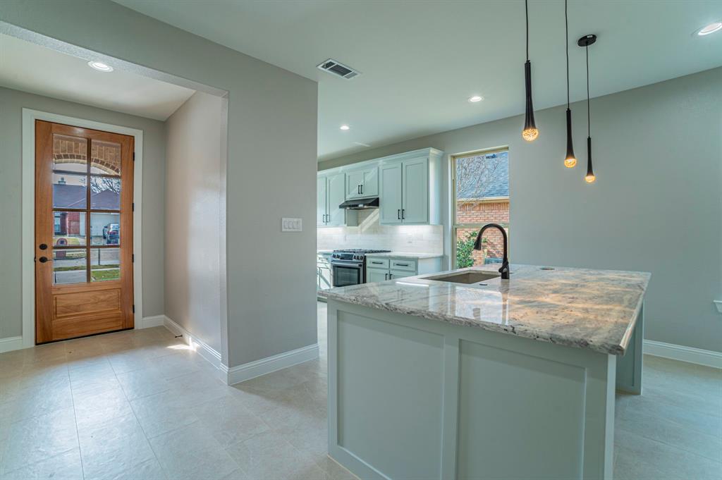 8319 Deep Green Dr, Dallas, TX 75249 photo