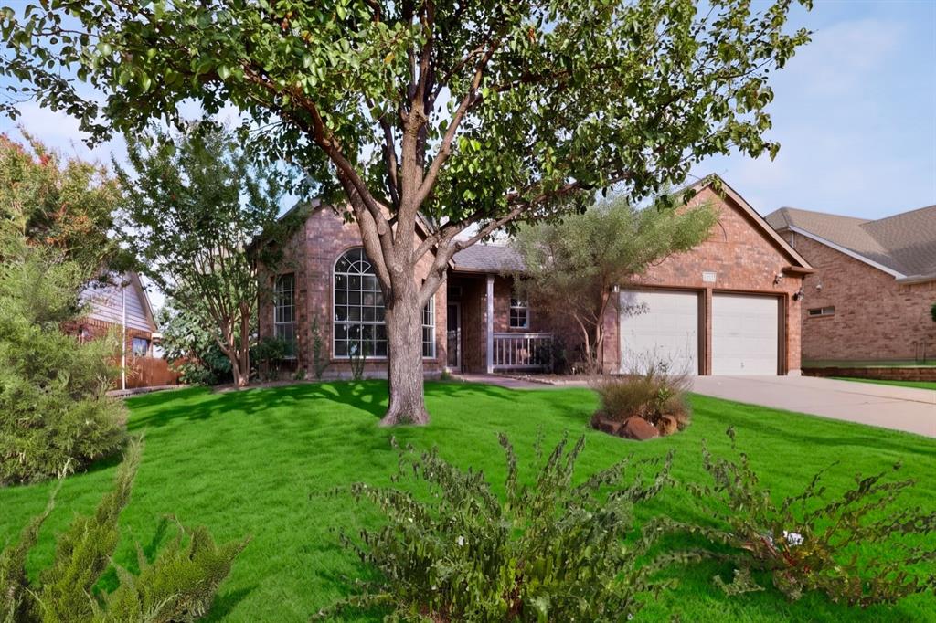 1756 Hidden Brook Dr, Grand Prairie, TX 75050 photo