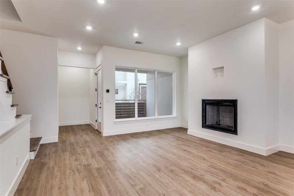 341 College Ave, Fort Worth, TX 76104 photo