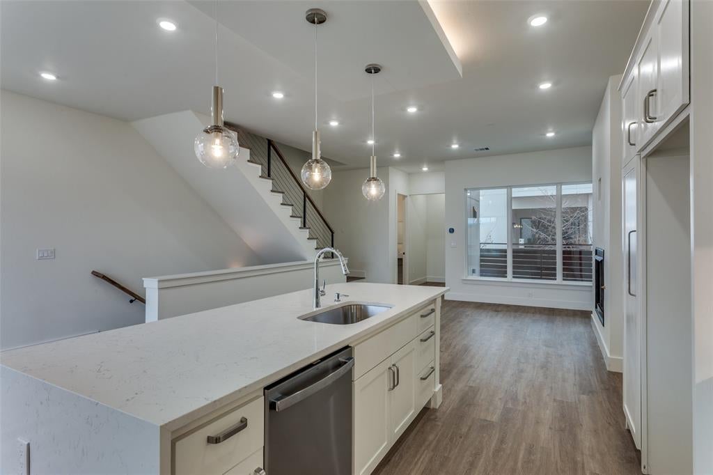 341 College Ave, Fort Worth, TX 76104 photo