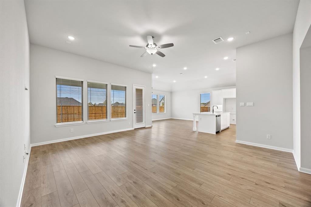 3210 Majesty Ln, Denton, TX 76208 photo
