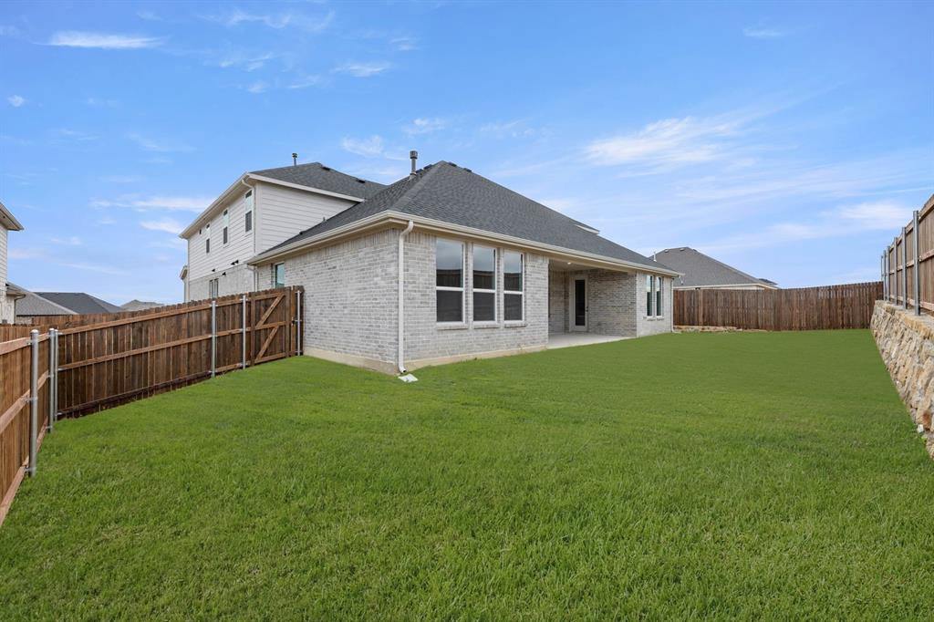 605 Aberdeen Ln, Mansfield, TX 76063 photo