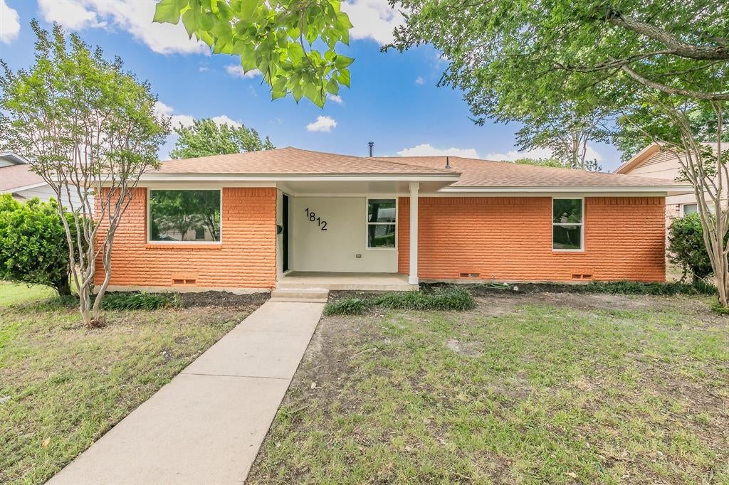 1812 Boyd St, Dallas, TX 75224