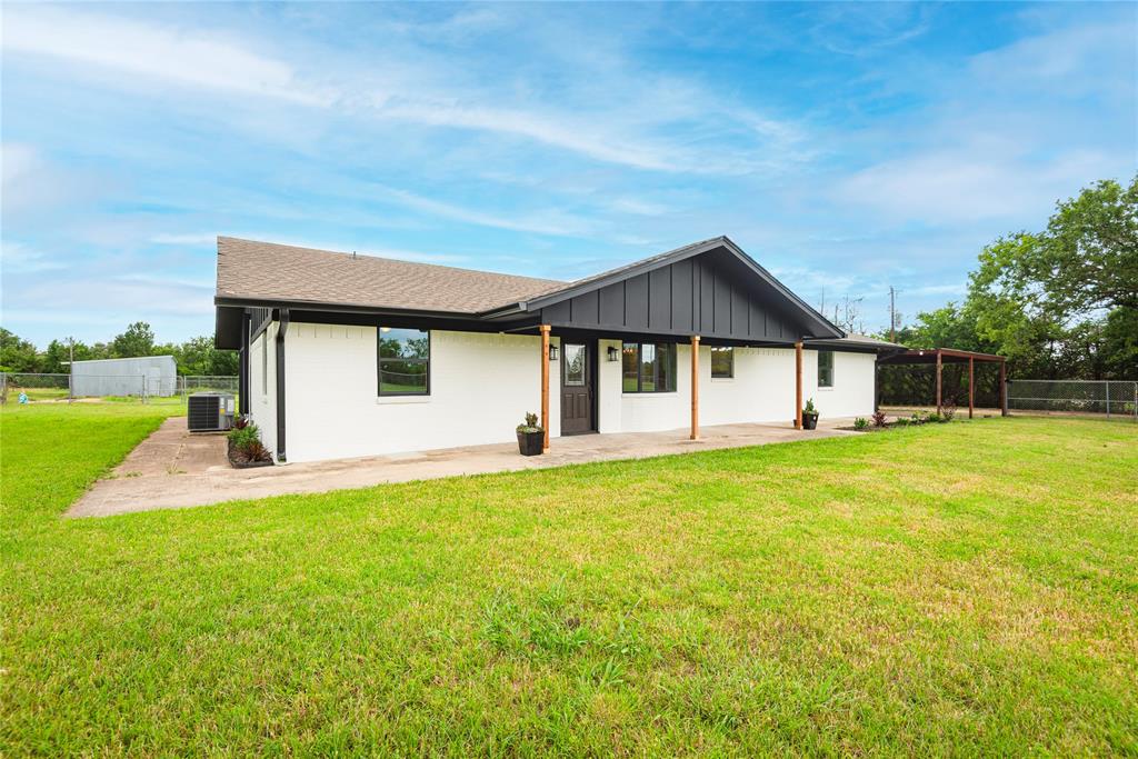 228 Brown Creek Rd, Weatherford, TX 76085