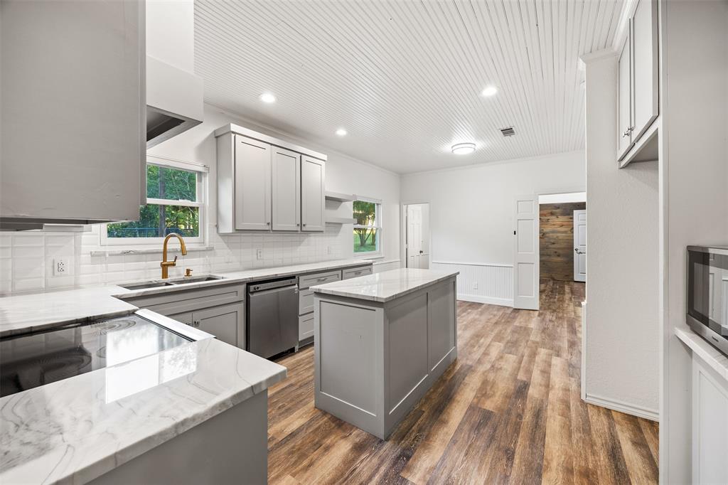 1044 E Woodridge Rd, Waxahachie, TX 75165 photo