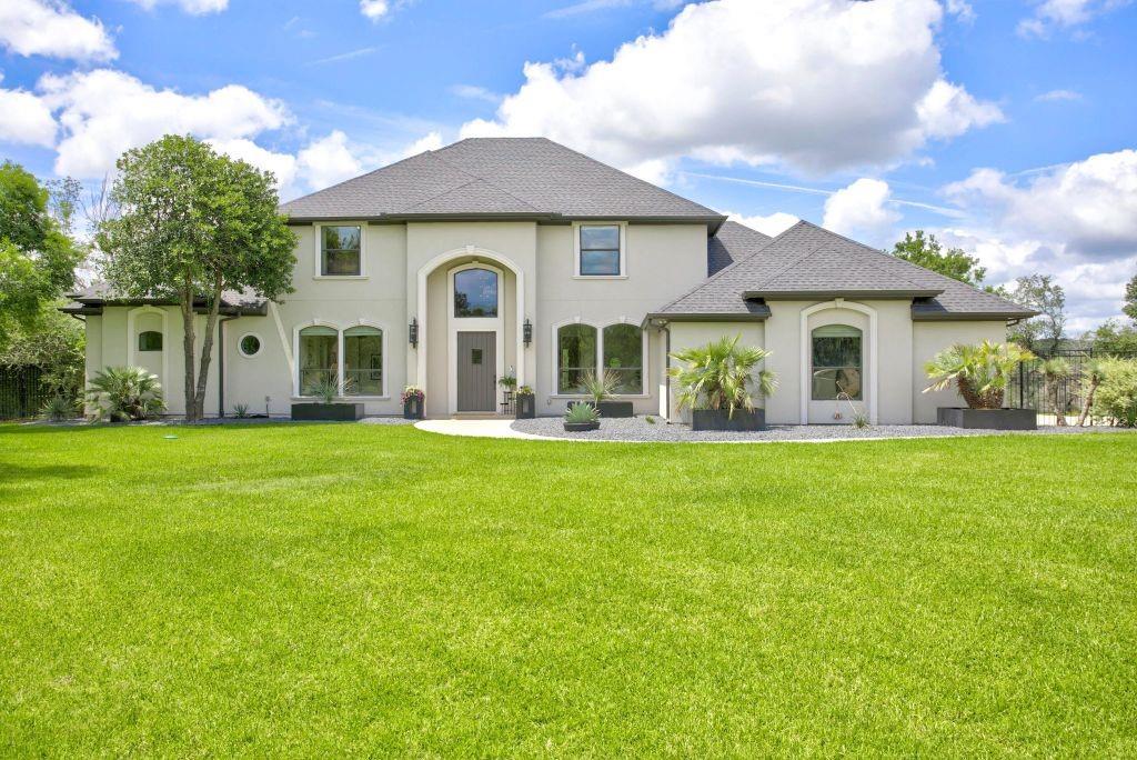 137 Crest Canyon Dr, Fort Worth, TX 76108