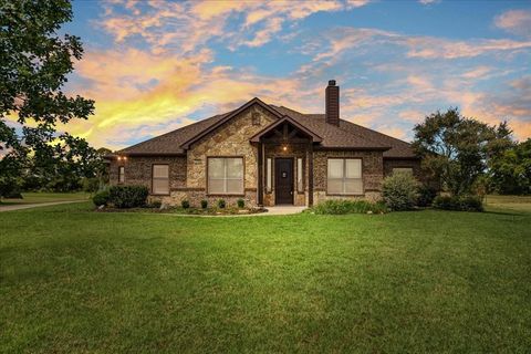Single Family Residence in Royse City TX 2741 Laurel Oaks.jpg