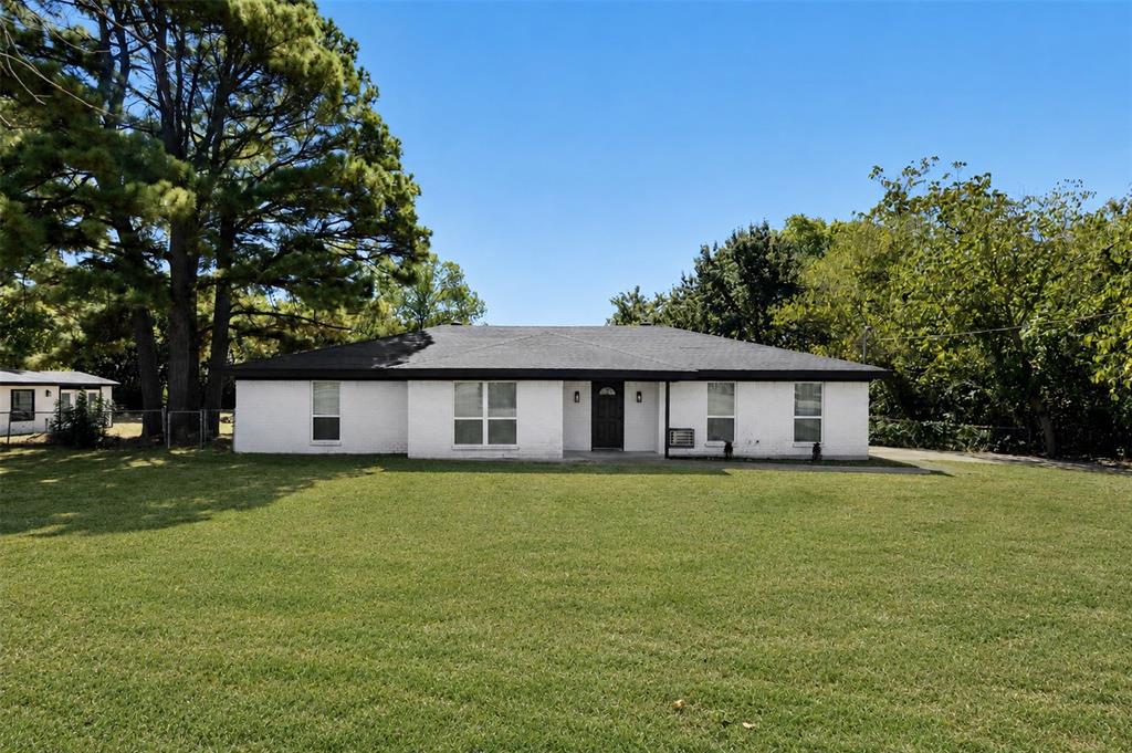 102 Amy Ct, Burleson, TX 76028