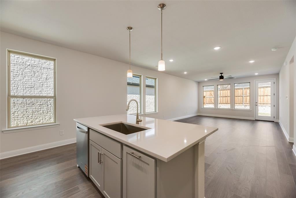 1707 Sandy Pond St, Forney, TX 75126 photo