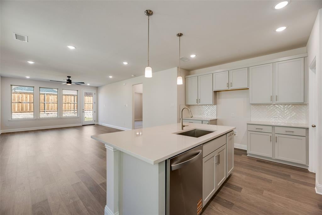 1707 Sandy Pond St, Forney, TX 75126 photo
