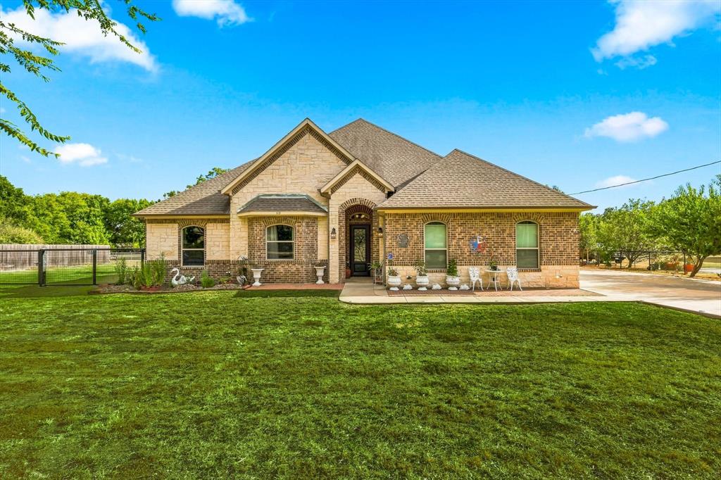 113 Silverwood Dr, Davilla, TX 75154