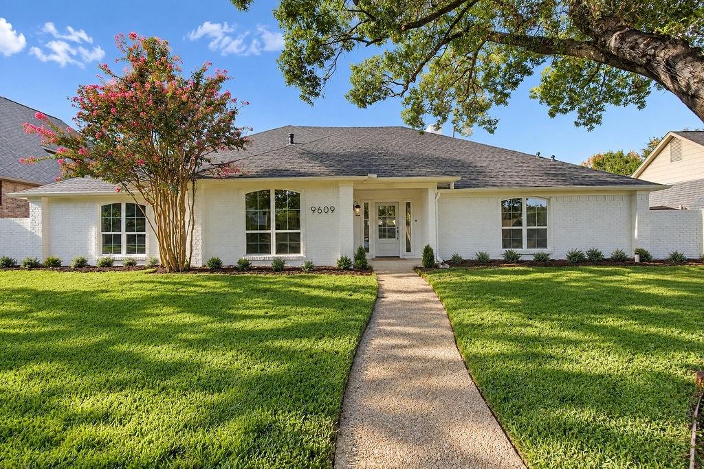 9609 Viewside Dr, Dallas, TX 75231