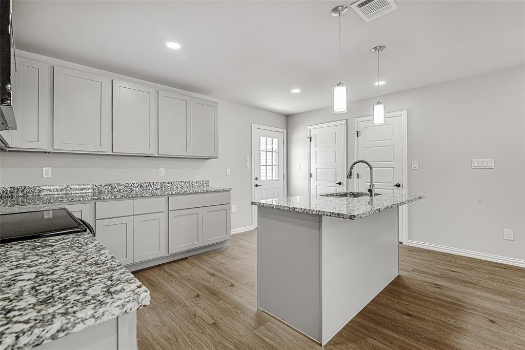 5836 5840 Eastland St, Fort Worth, TX 76119 photo