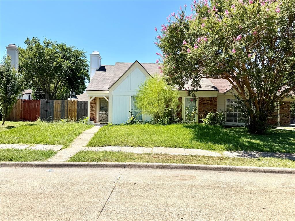817 Colchester Dr, Mesquite, TX 75149
