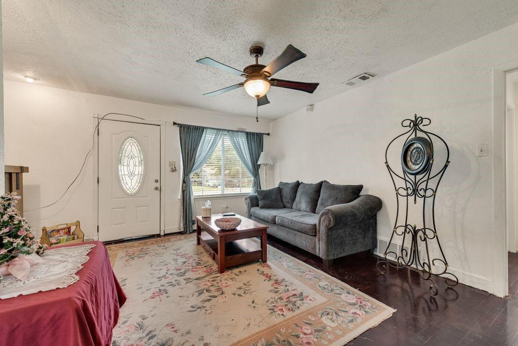 1604 Summit St, Mesquite, TX 75149 photo