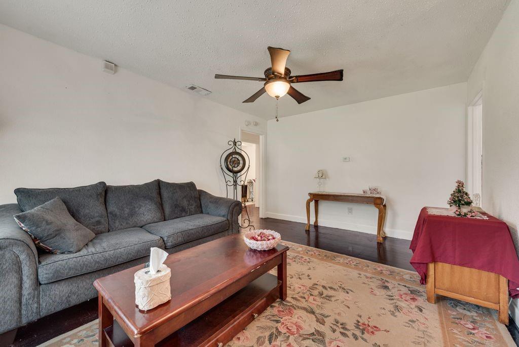1604 Summit St, Mesquite, TX 75149 photo