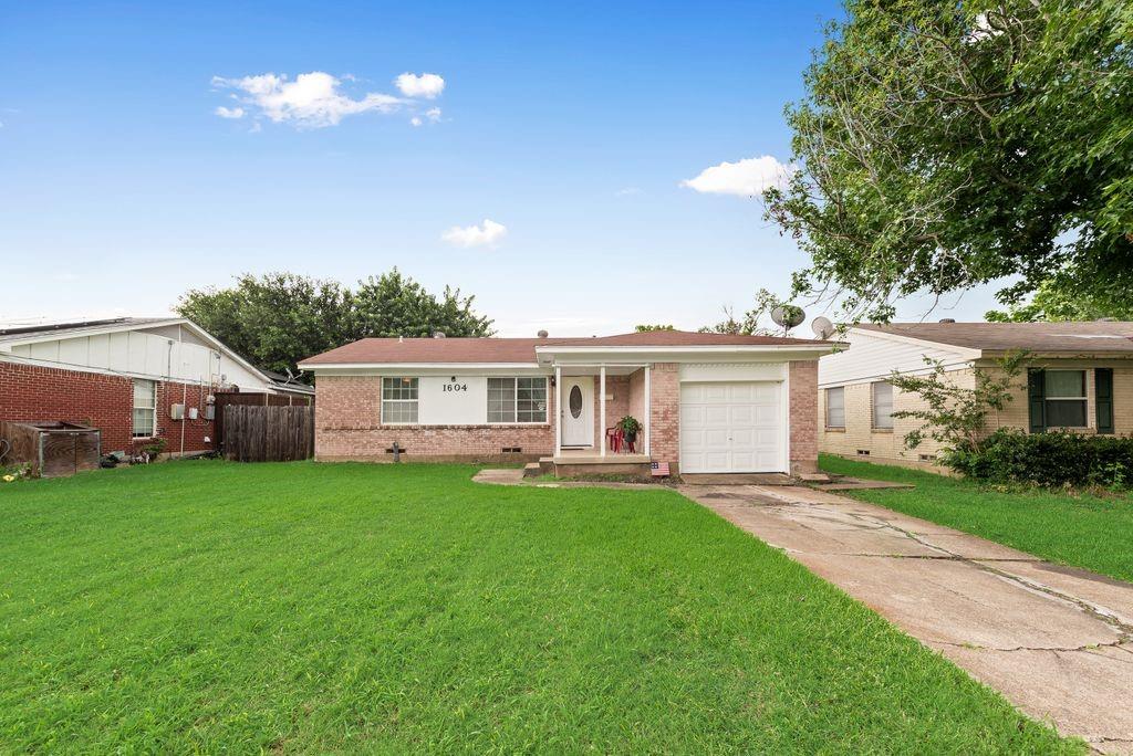 1604 Summit St, Mesquite, TX 75149 photo