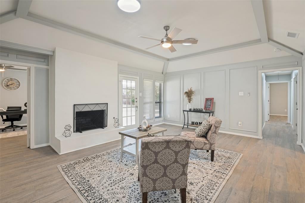 2213 Trinity Spring Dr, Carrollton, TX 75007 photo