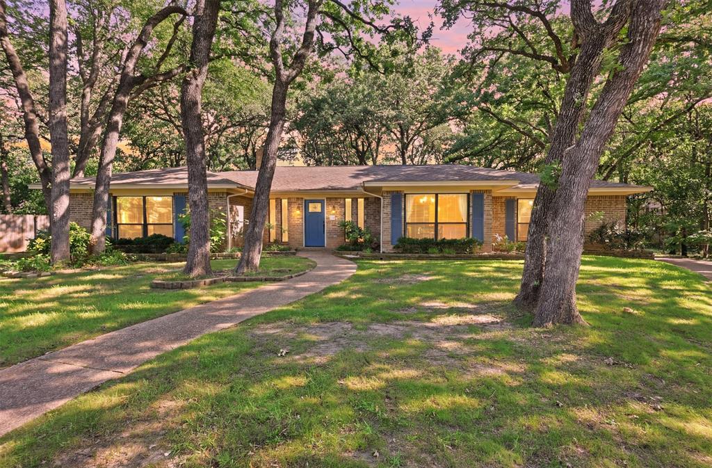 2108 Edgewood Ct, Arlington, TX 76013