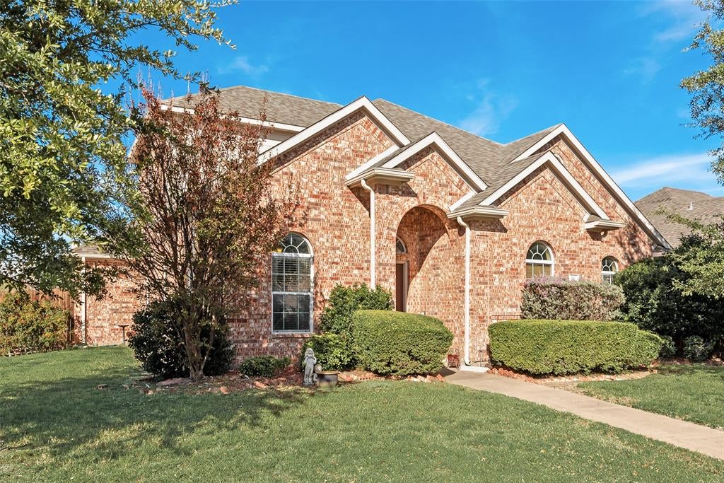 301 Quail Run Rd, Red Oak, TX 75154