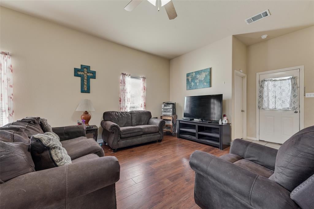 301 Quail Run Rd, Red Oak, TX 75154 photo
