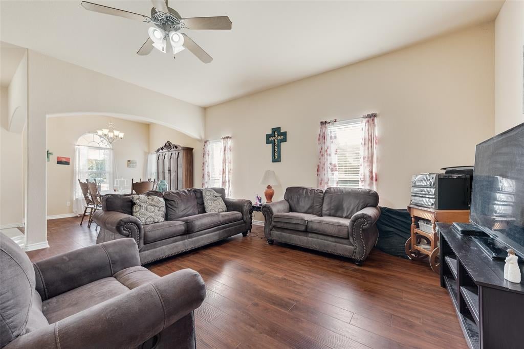 301 Quail Run Rd, Red Oak, TX 75154 photo