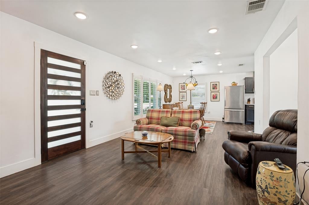 9824 Witham St, Dallas, TX 75220 photo