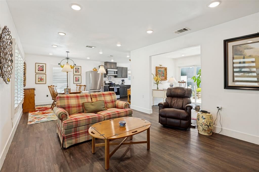 9824 Witham St, Dallas, TX 75220 photo
