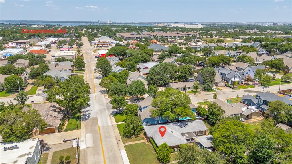 311 S Dooley St, Grapevine, TX 76051 photo