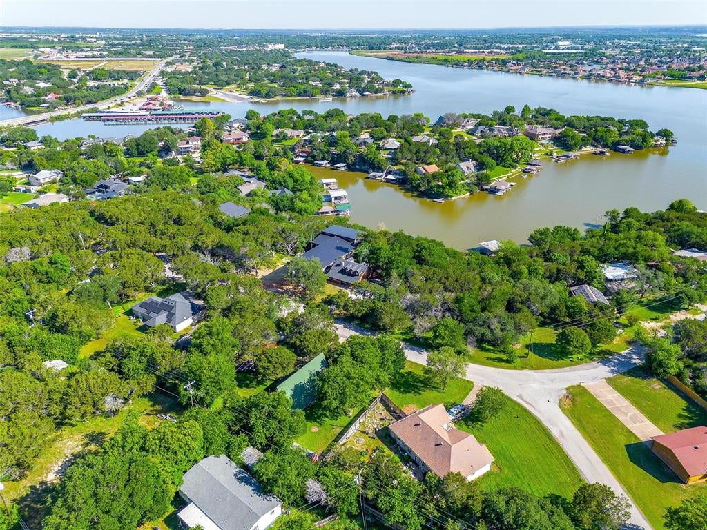 228 Rock Harbor Dr, Granbury, TX 76048