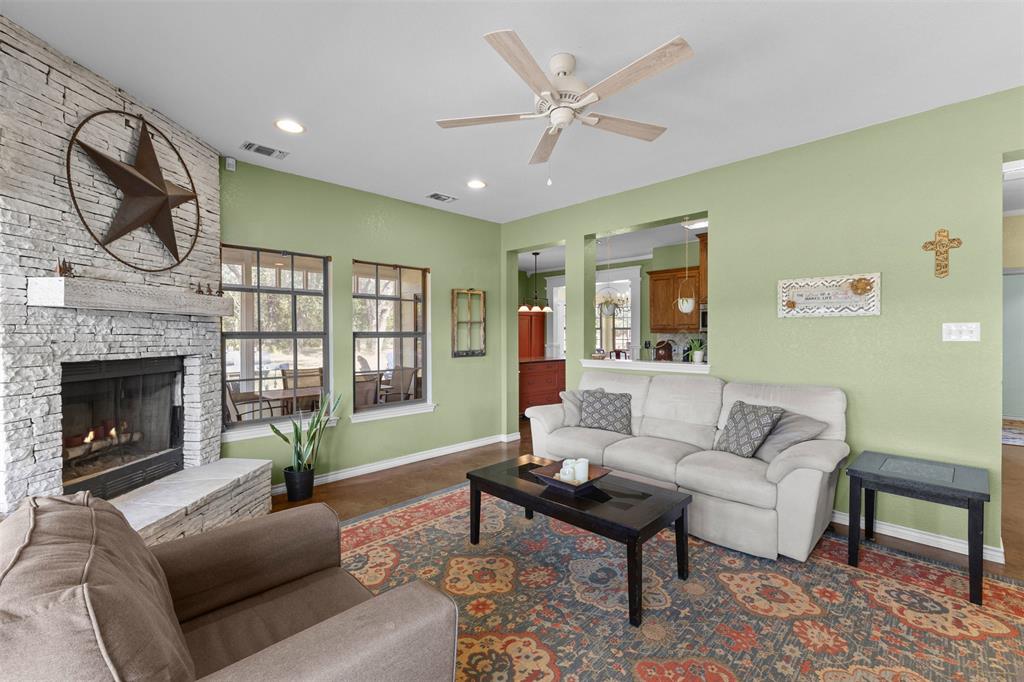 325 Bolton Rd, Granbury, TX 76049 photo