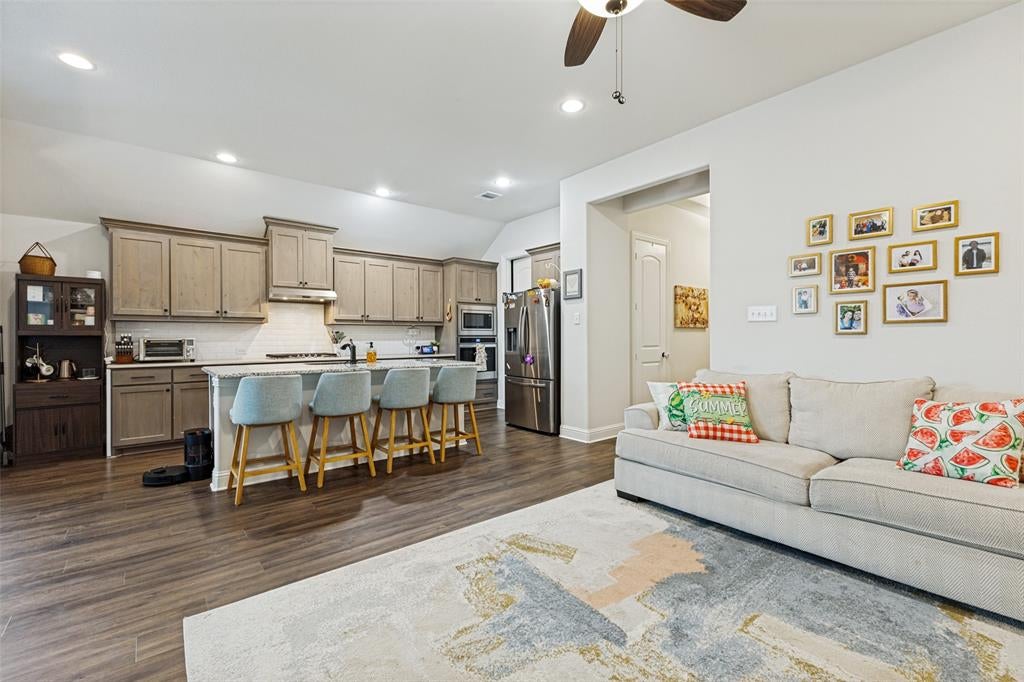815 Wolf Spring Rd, Ferris, TX 75125 photo