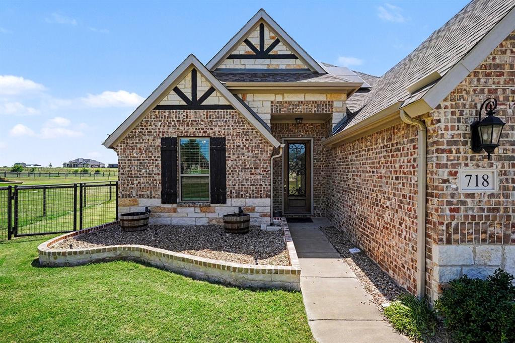 718 Cactus Creek Ct, Godley, TX 76044 photo