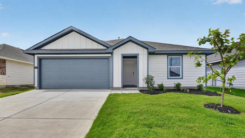 2213 Bakersfield Dr, Fort Worth, TX 76036