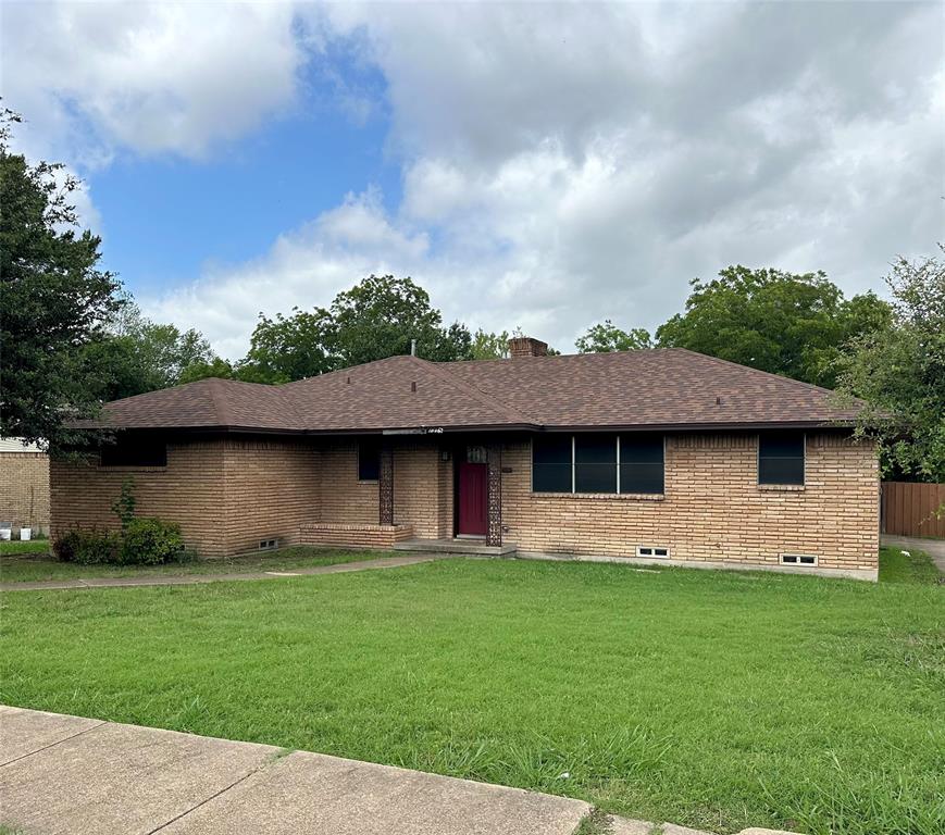 1315 Willow Creek Dr, Lancaster, TX 75146