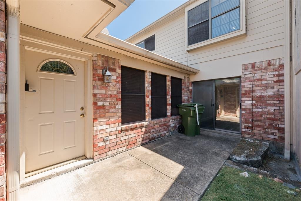 6122 Cypress Point Dr, Garland, TX 75043 photo