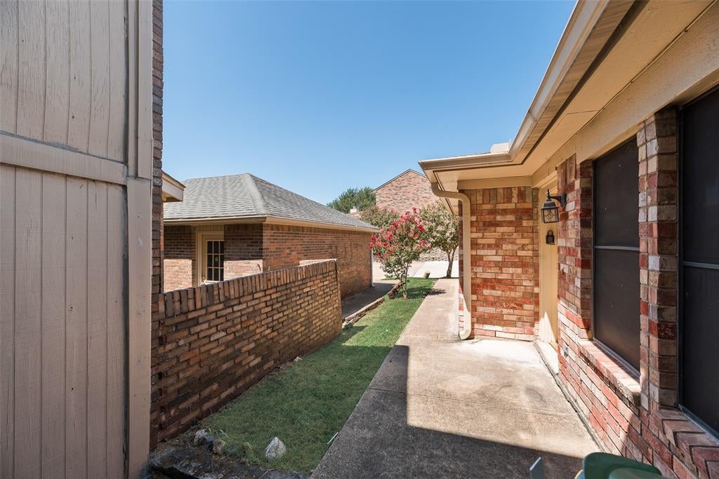 6122 Cypress Point Dr, Garland, TX 75043 photo