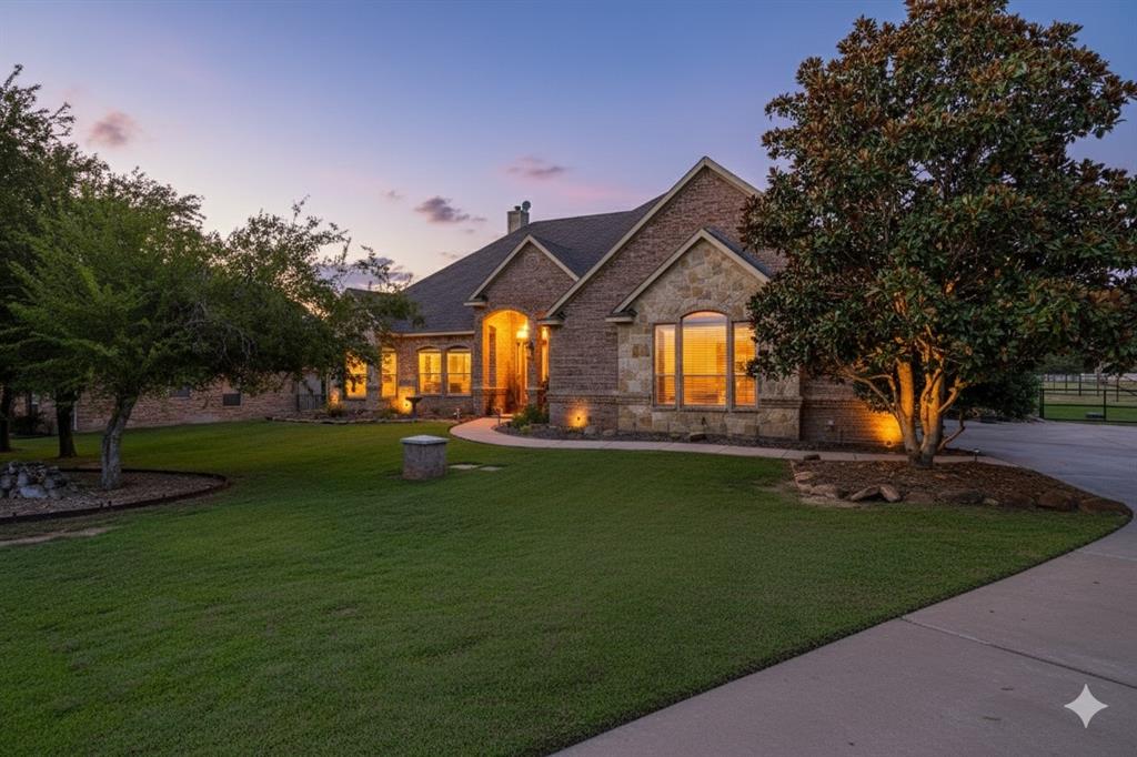 13041 Stacey Valley Dr, Azle, TX 76020