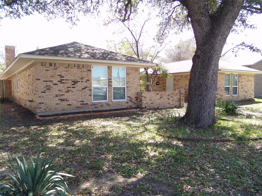 9954 Brockbank Dr, Dallas, TX 75220 photo