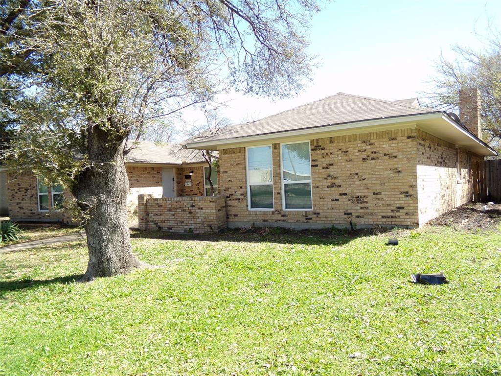 9954 Brockbank Dr, Dallas, TX 75220 photo