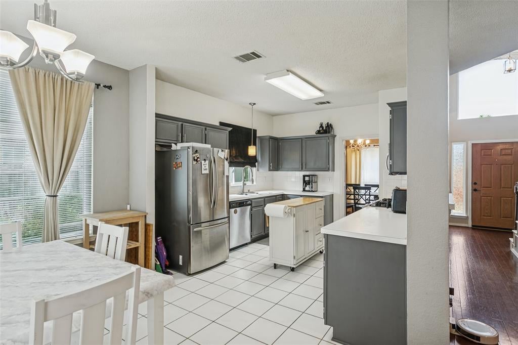 1400 Wentworth Dr, Lewisville, TX 75067 photo