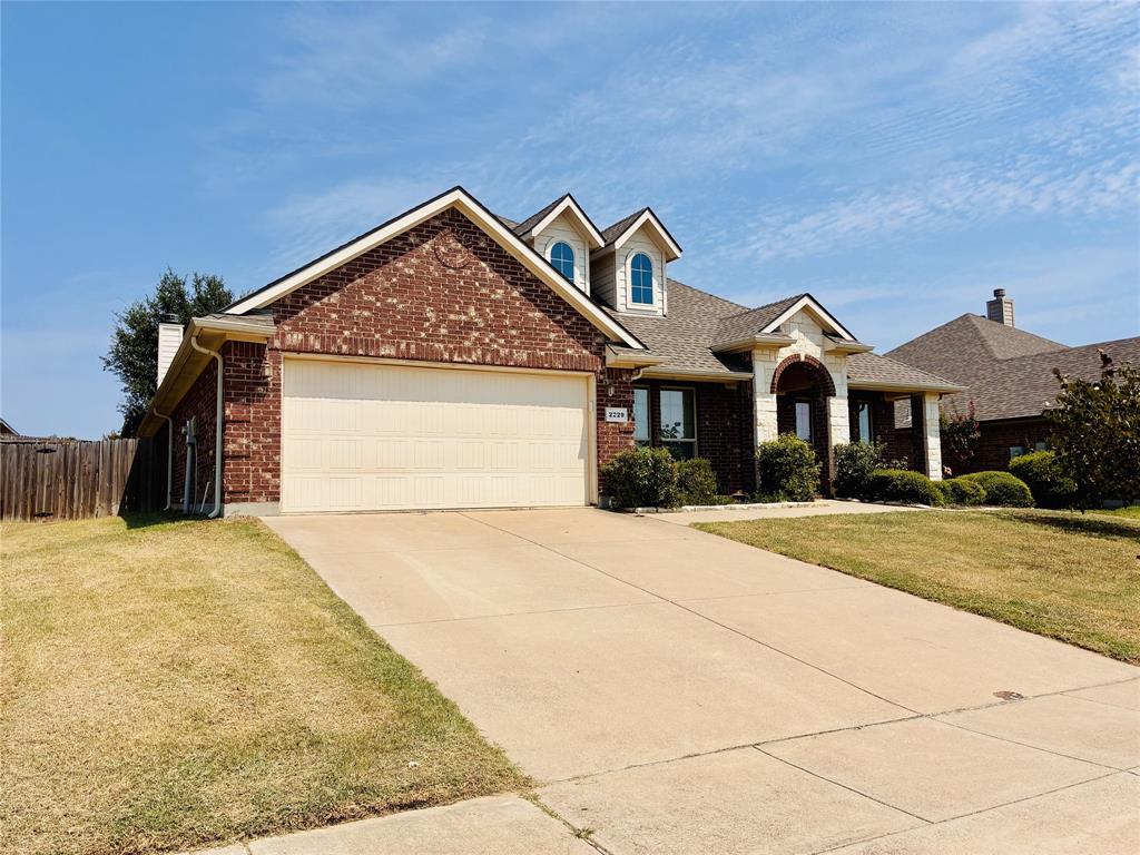 2229 Caroline Dr, Weatherford, TX 76087 photo